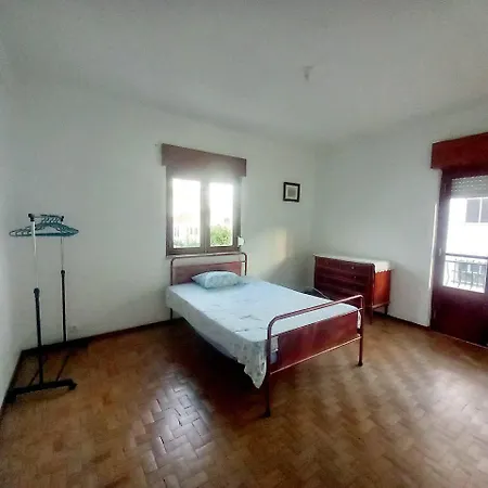Private Near Airport * Lisbon