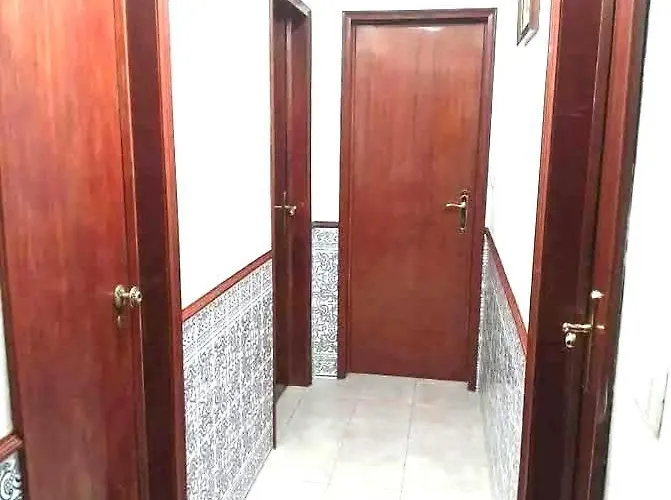 Private Tourist Near Airport בית אירוח ליסבון